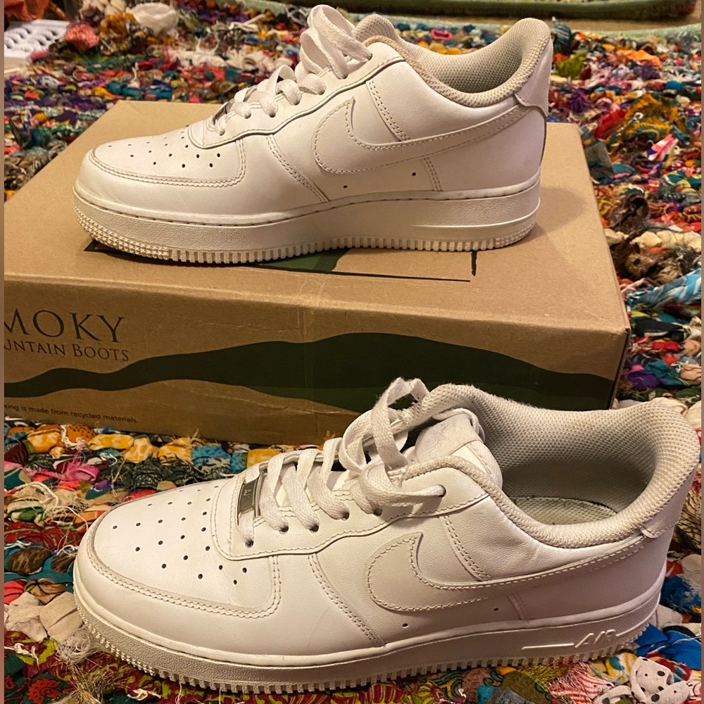 womens air force 1s size 8.5